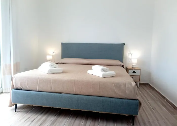 Flamingo Guest House- Rooms
