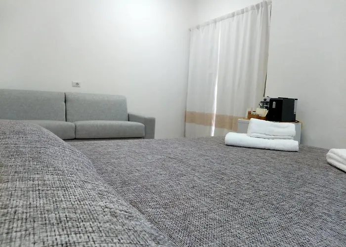 Flamingo Guest House- Rooms