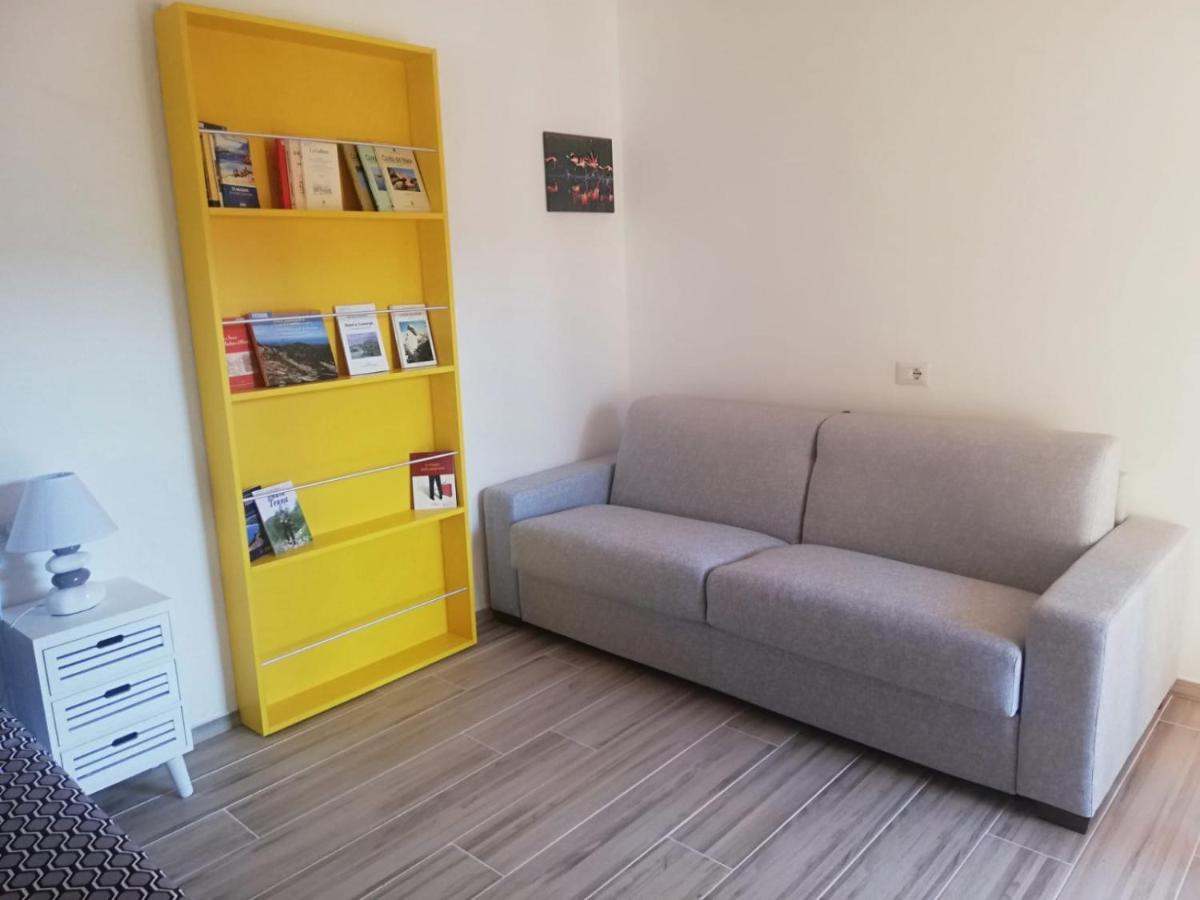 Flamingo Guest House- *