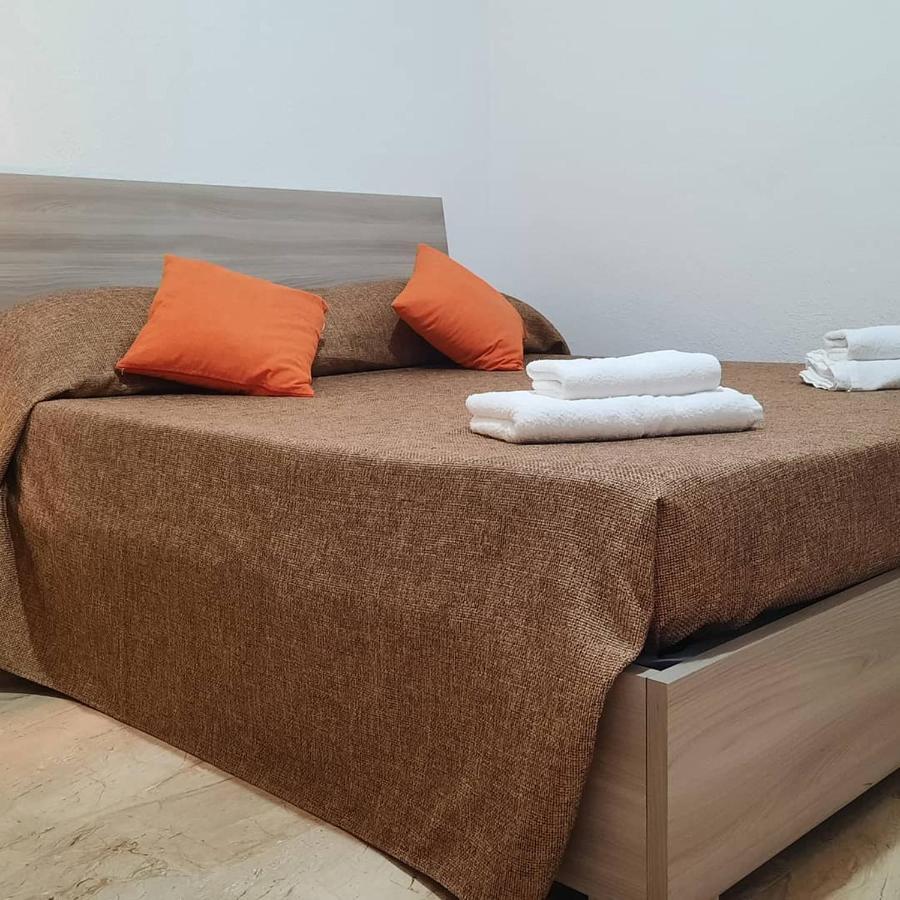 Flamingo Guest House- *